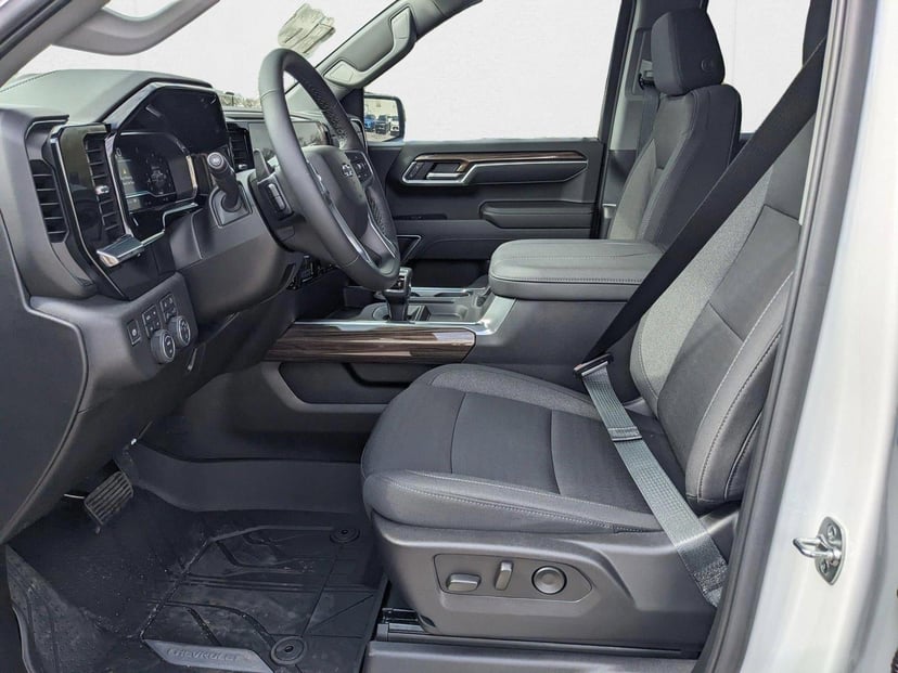 2025 Chevrolet Silverado 1500 - Image 9