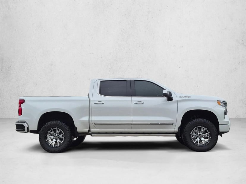 2025 Chevrolet Silverado 1500 - Image 3