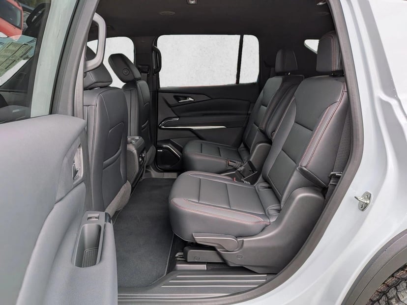2026 Chevrolet Traverse - Image 16
