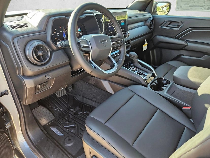 2026 Chevrolet Colorado - Image 3