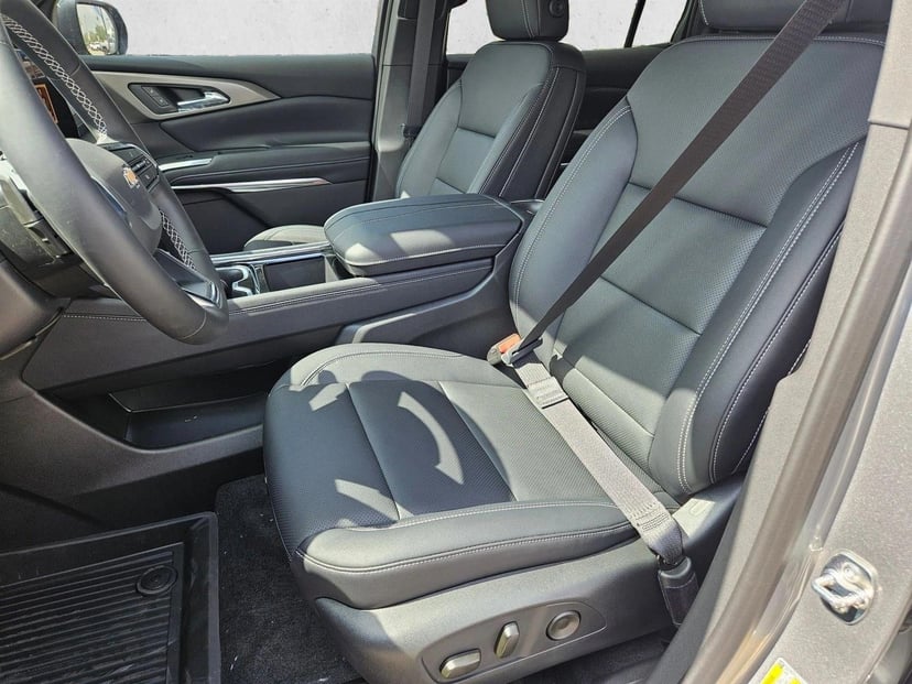 2026 Chevrolet Traverse - Image 4