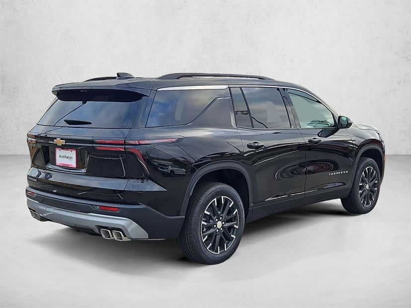 2026 Chevrolet Traverse - Image 2