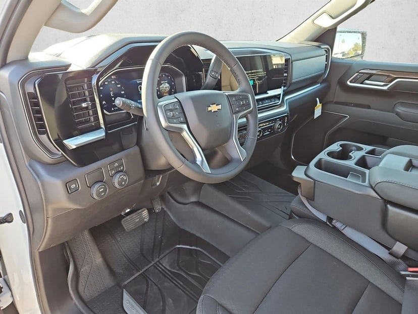 2026 Chevrolet Silverado 1500 - Image 3