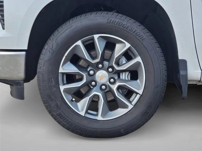 2026 Chevrolet Silverado 1500 - Image 10