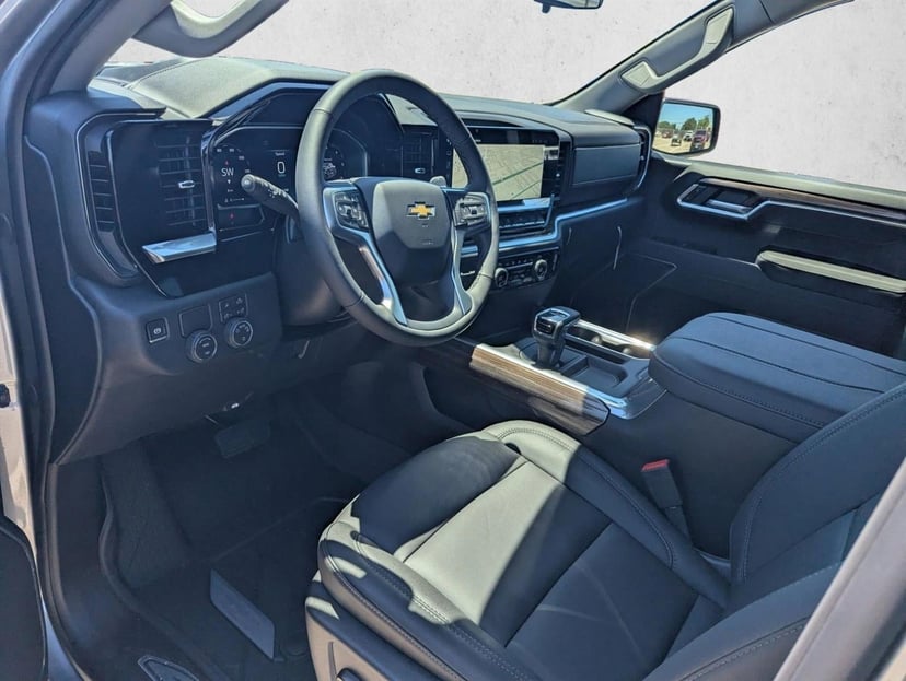 2026 Chevrolet Silverado 1500 - Image 3