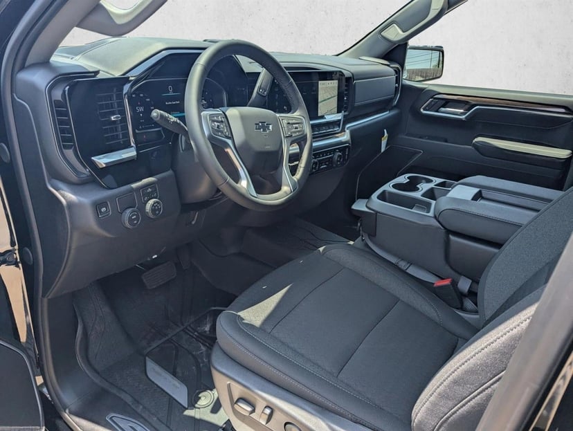 2026 Chevrolet Silverado 1500 - Image 3