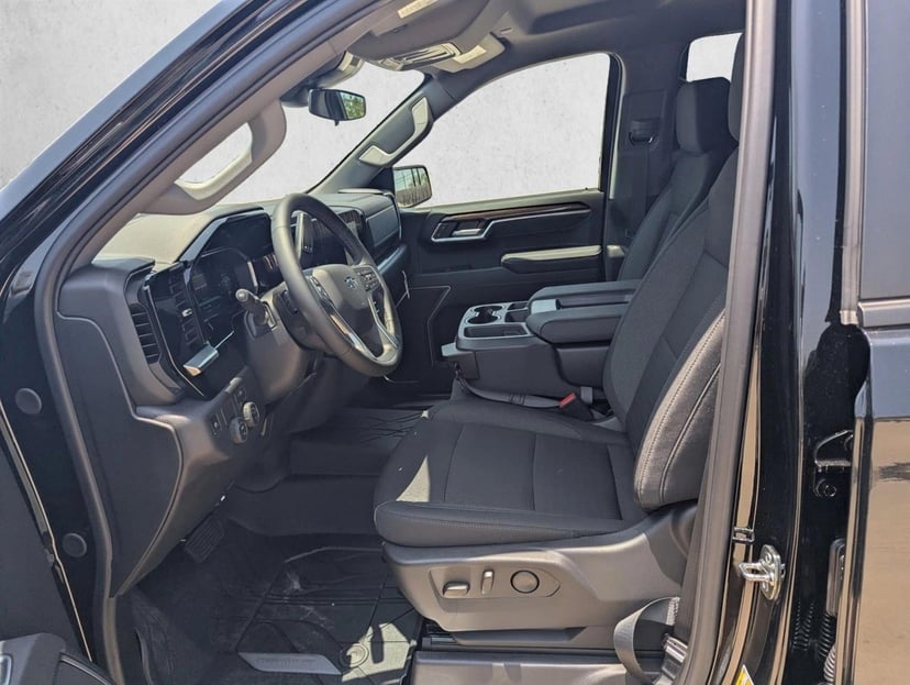 2026 Chevrolet Silverado 1500 - Image 4