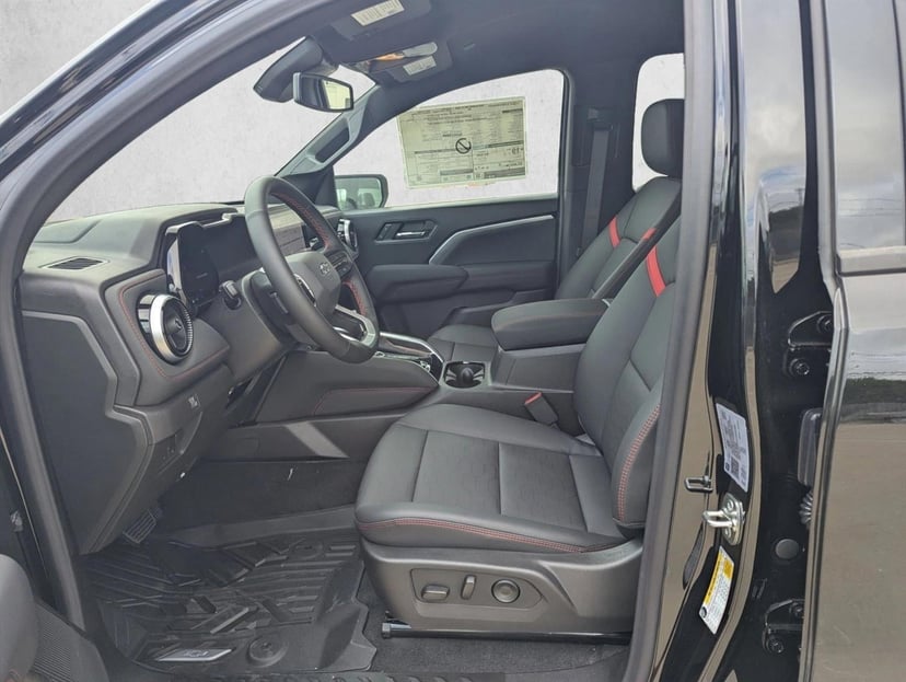 2026 Chevrolet Colorado - Image 4