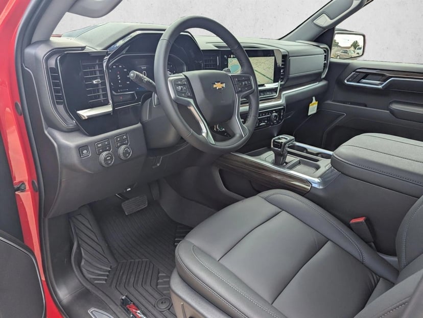 2026 Chevrolet Silverado 1500 - Image 3