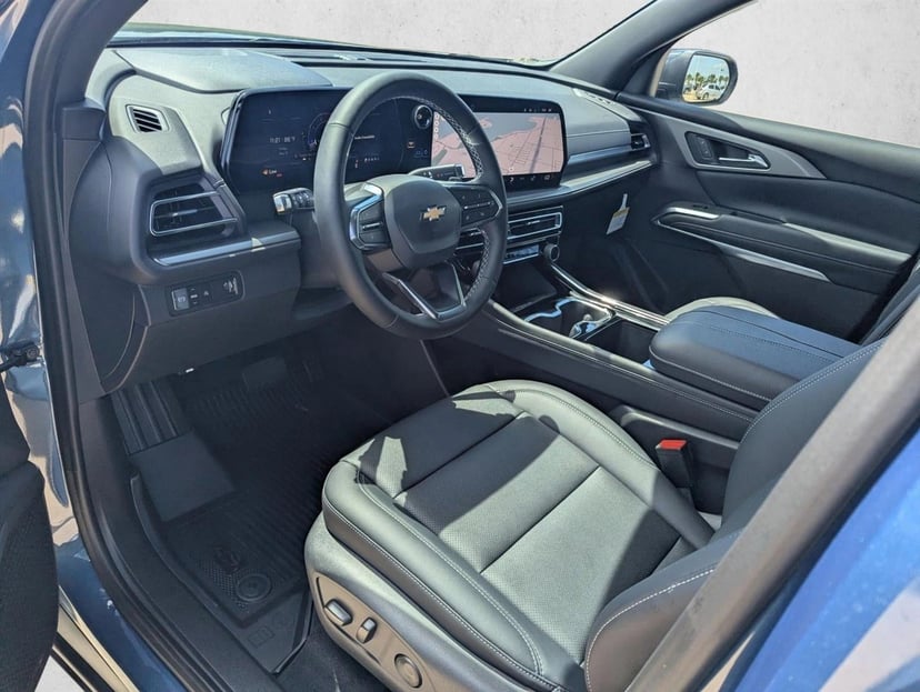 2026 Chevrolet Traverse - Image 3