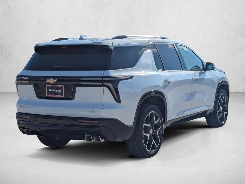 2026 Chevrolet Traverse - Image 2