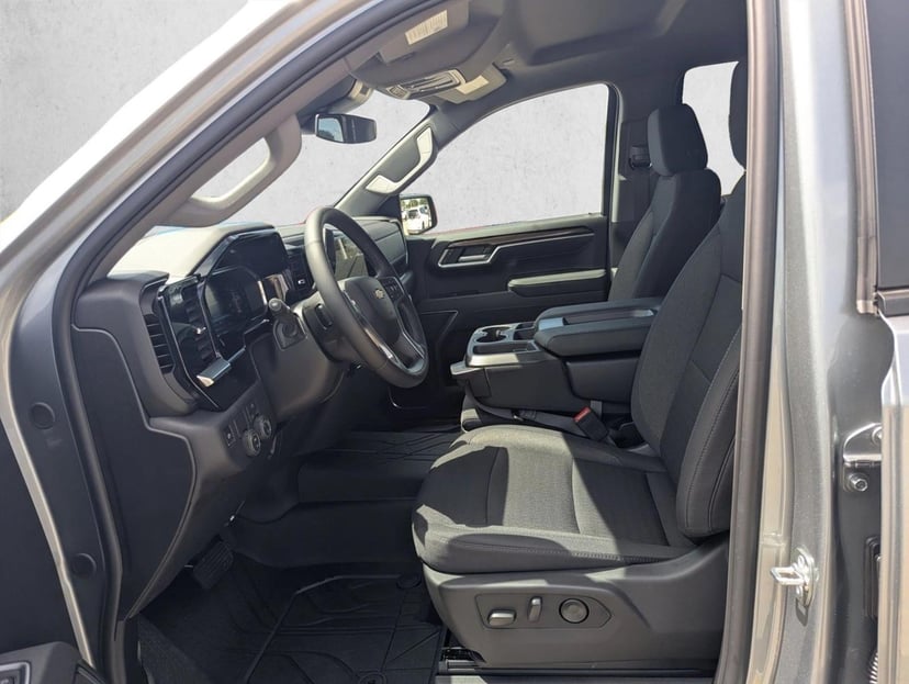 2026 Chevrolet Silverado 1500 - Image 3