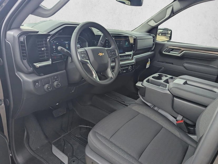2026 Chevrolet Silverado 1500 - Image 3