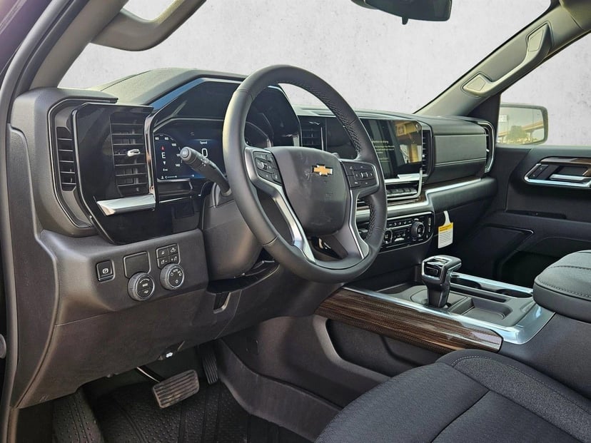 2026 Chevrolet Silverado 1500 - Image 3