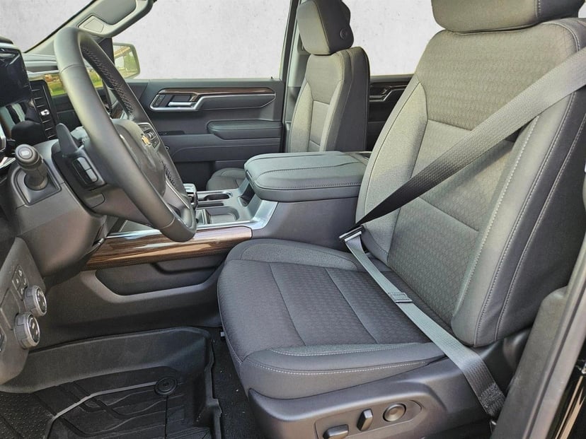 2026 Chevrolet Silverado 1500 - Image 4
