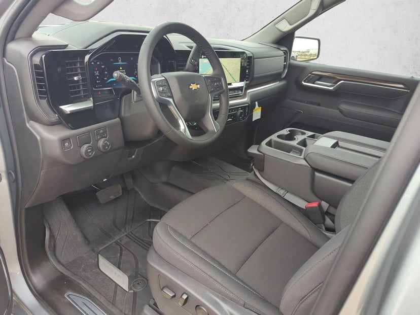 2026 Chevrolet Silverado 1500 - Image 3