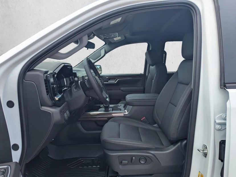 2026 Chevrolet Silverado 1500 - Image 3
