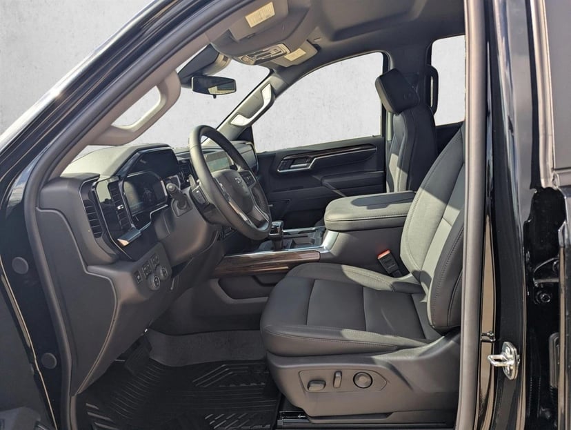 2026 Chevrolet Silverado 1500 - Image 4