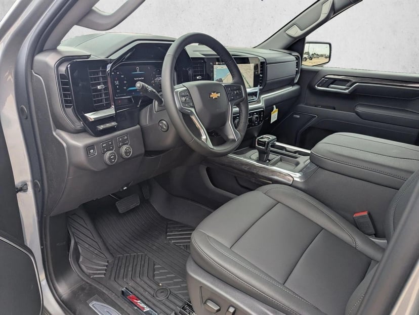 2026 Chevrolet Silverado 1500 - Image 3