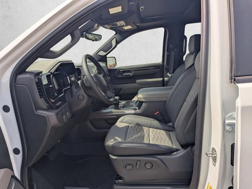 2026 Chevrolet Silverado 1500 - Image 4