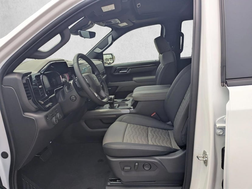 2026 Chevrolet Silverado 1500 - Image 4