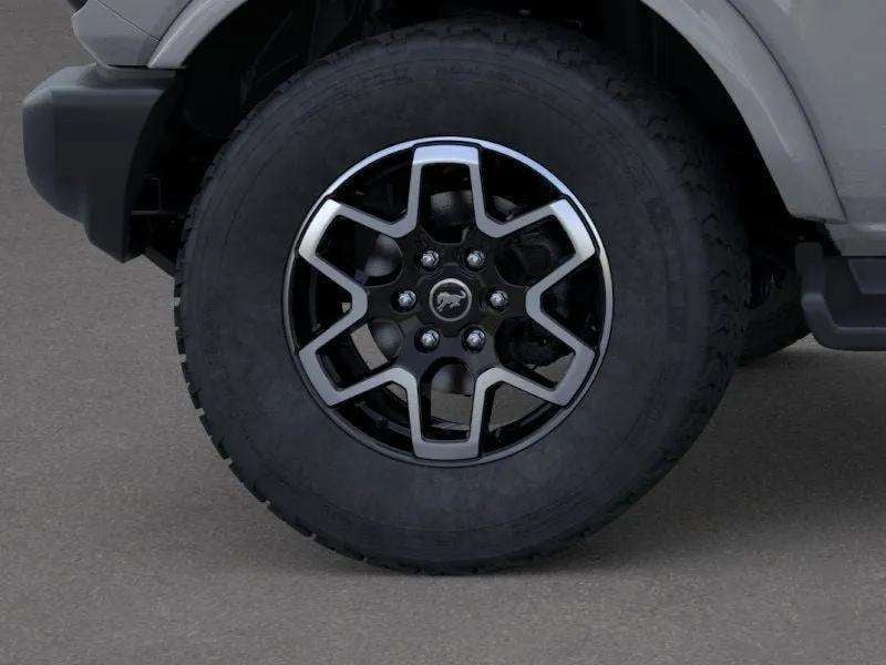 2026 Ford Bronco - Image 14