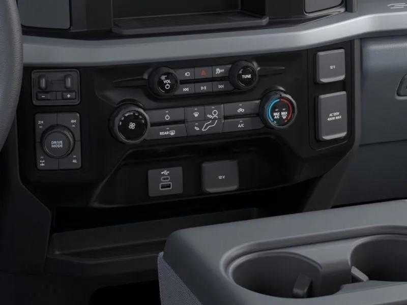 2026 Ford F-250SD - Image 15