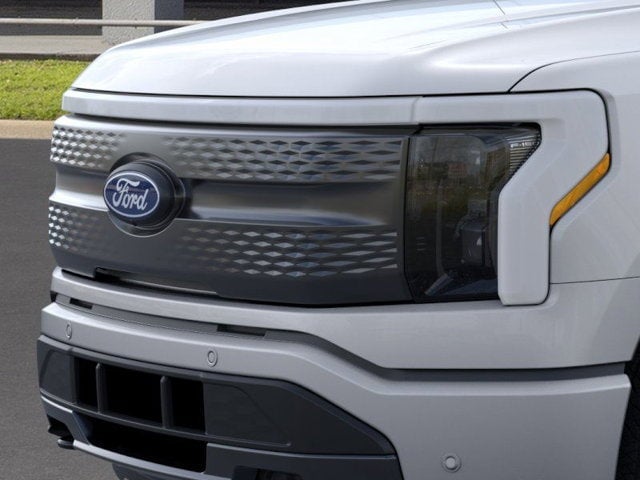 2025 Ford F-150 Lightning - Image 39