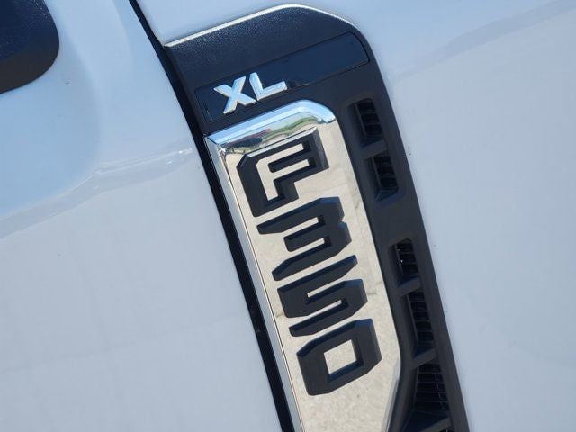 2026 Ford F-350SD - Image 10