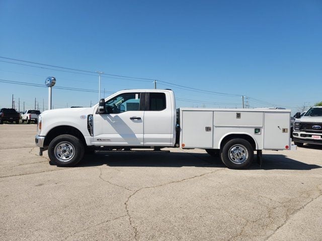2026 Ford F-350SD - Image 3
