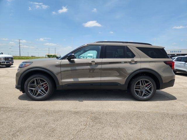 2026 Ford Explorer - Image 3