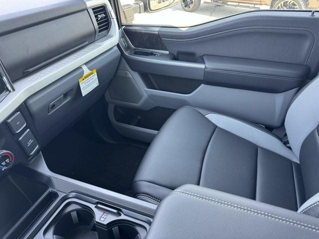 2026 Ford F-250SD - Image 31