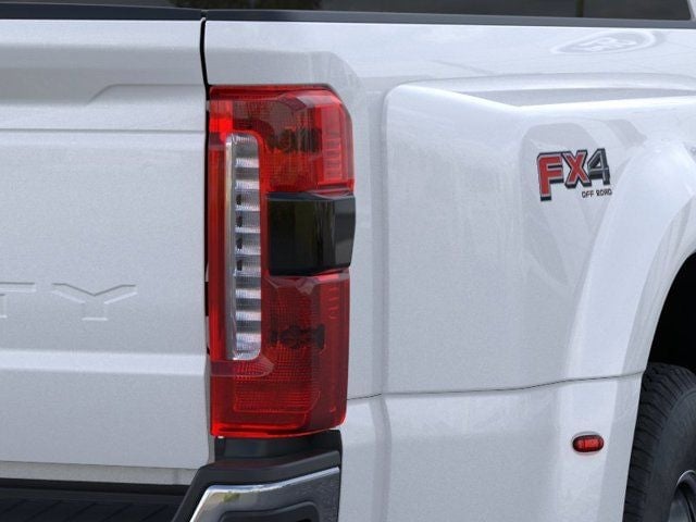 2026 Ford F-350SD - Image 21