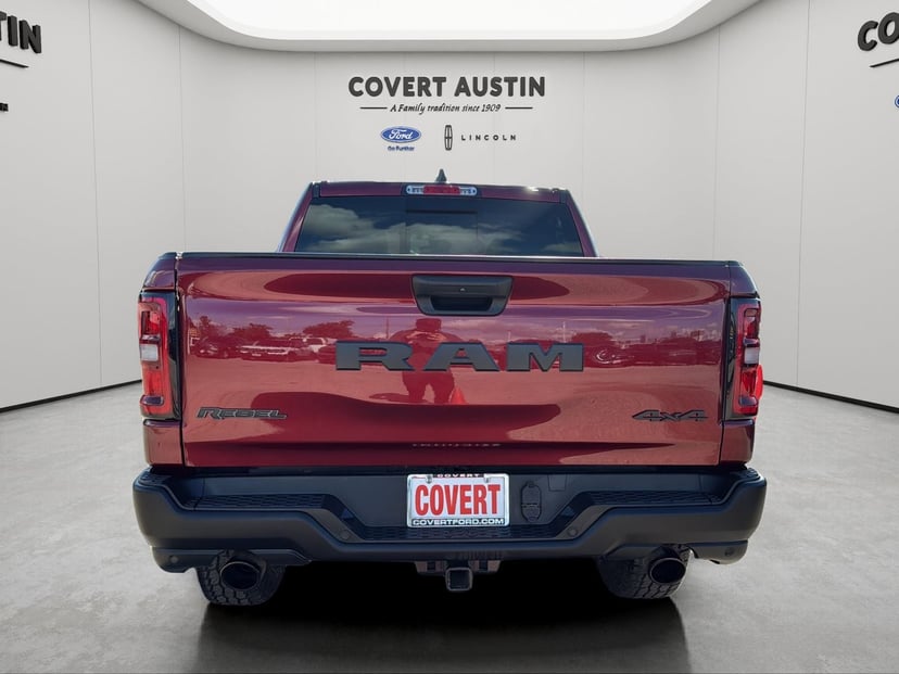 2025 RAM 1500 - Image 3