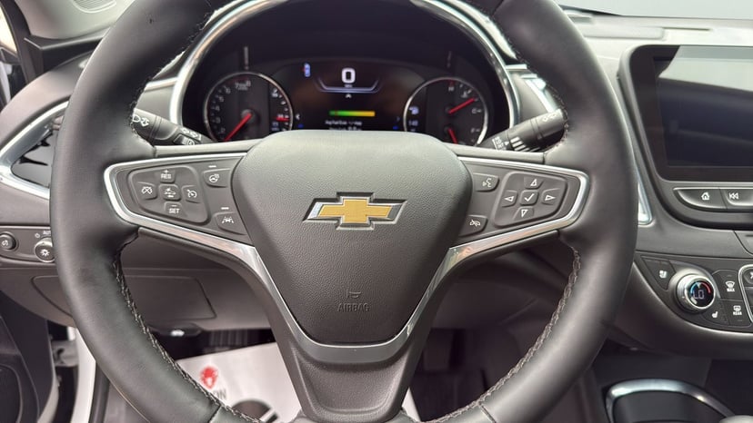 2023 Chevrolet Malibu - Image 12