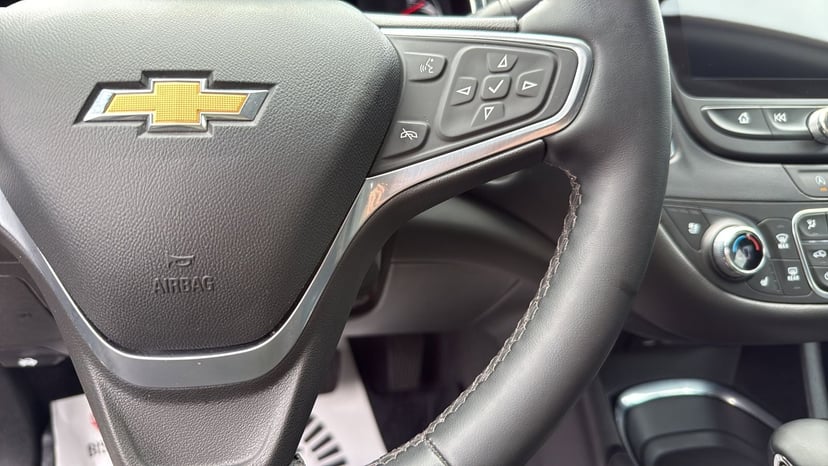 2023 Chevrolet Malibu - Image 13