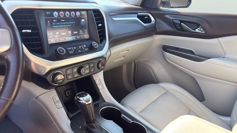 2018 GMC Acadia - Image 12