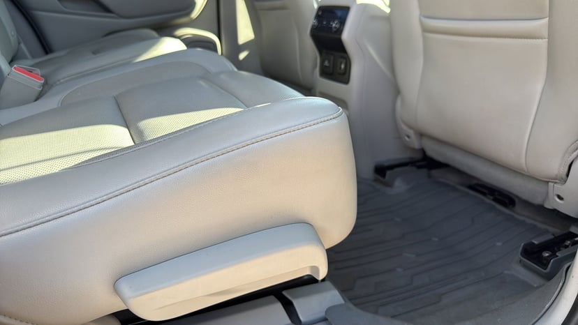 2018 GMC Acadia - Image 19