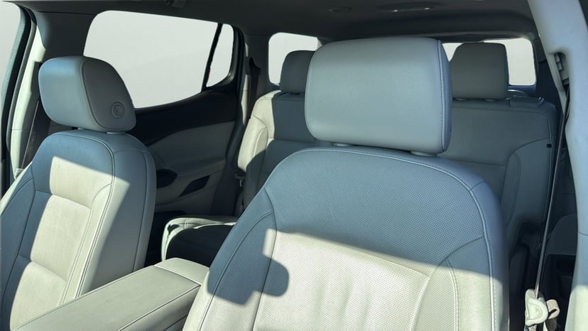 2018 GMC Acadia - Image 2