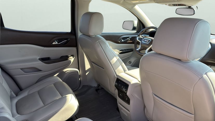 2018 GMC Acadia - Image 21