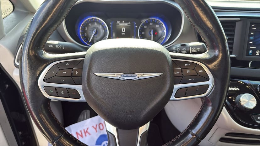 2020 Chrysler Pacifica - Image 15
