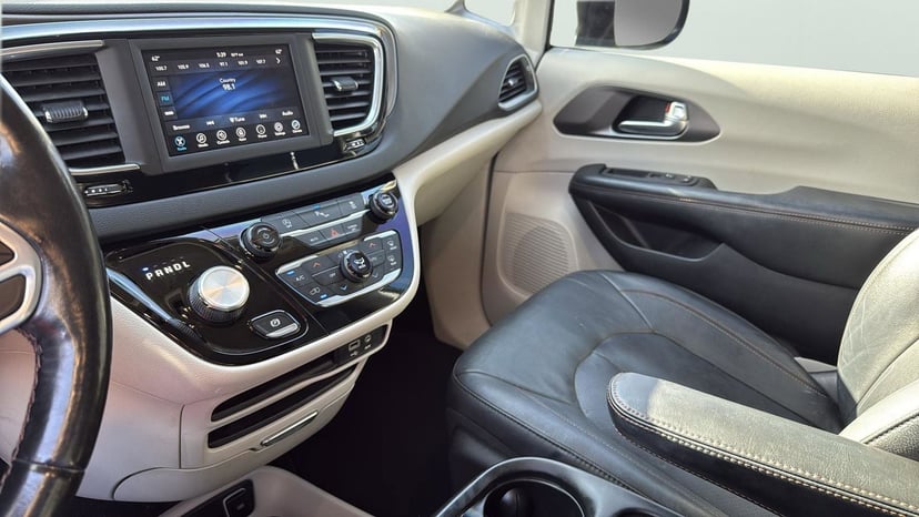 2020 Chrysler Pacifica - Image 20