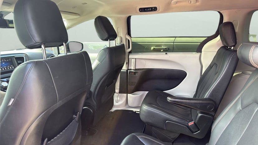 2020 Chrysler Pacifica - Image 28