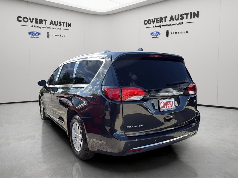 2020 Chrysler Pacifica - Image 3