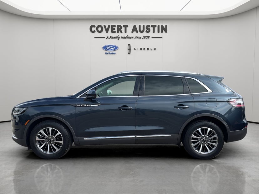 2022 Lincoln Nautilus - Image 2
