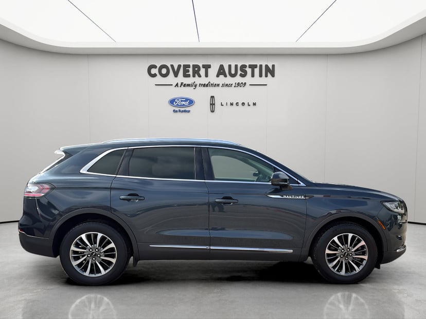 2022 Lincoln Nautilus - Image 6