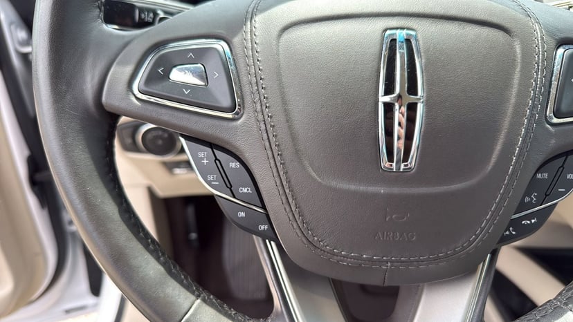 2019 Lincoln MKZ - Image 14