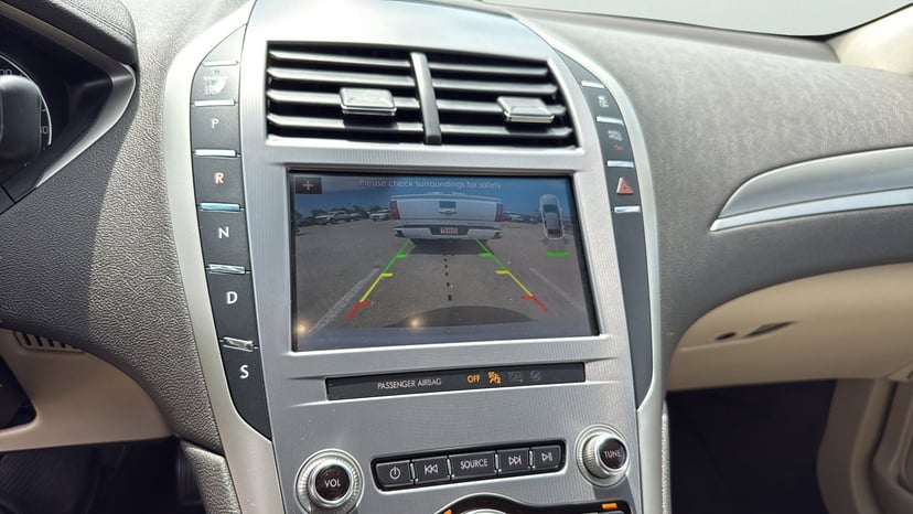 2019 Lincoln MKZ - Image 16