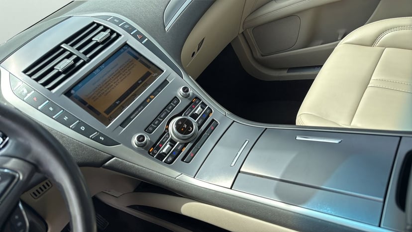 2019 Lincoln MKZ - Image 18