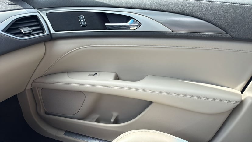 2019 Lincoln MKZ - Image 21